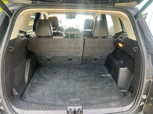 Used 2017 Ford Escape Titanium FWD image 19
