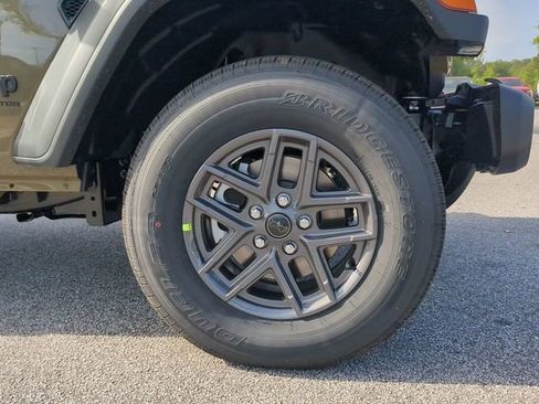 New 2025 Jeep Gladiator Sport image 10