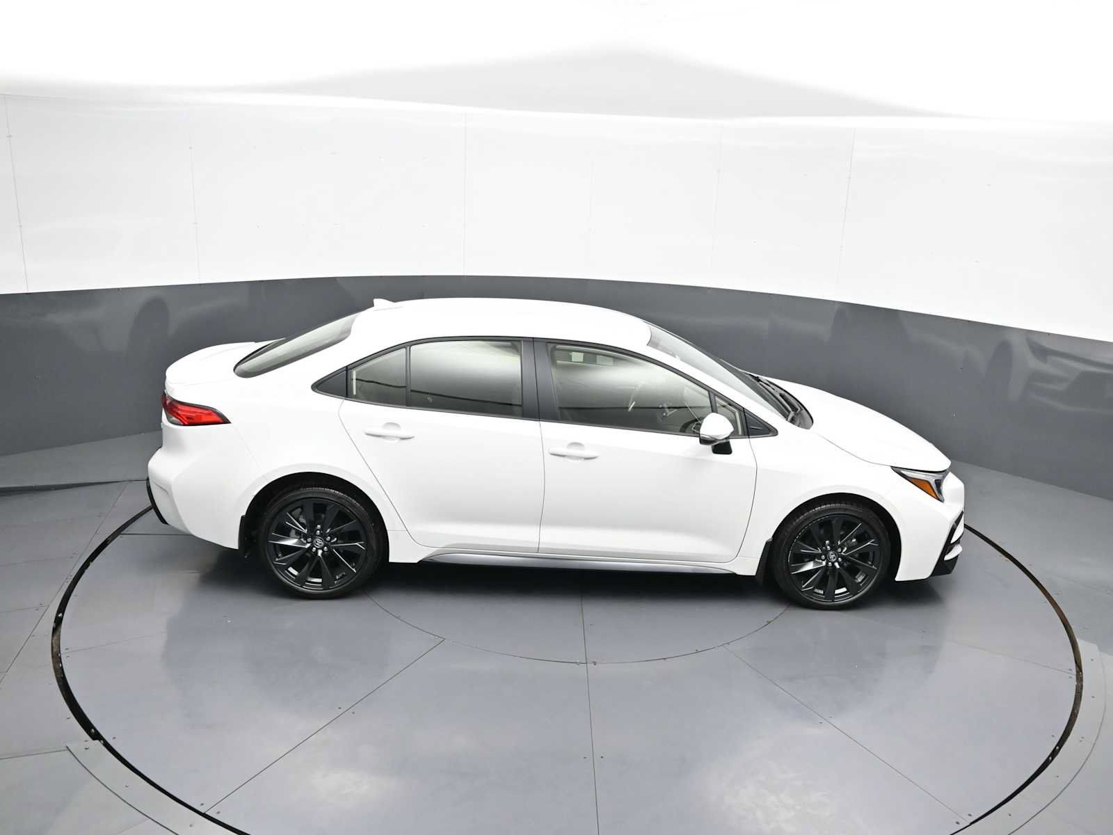 Certified 2026 Toyota Corolla SE FWD image 36