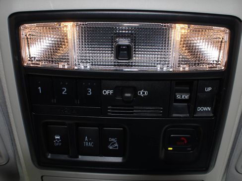 Used 2021 Toyota 4Runner Limited AWD/4WD image 12