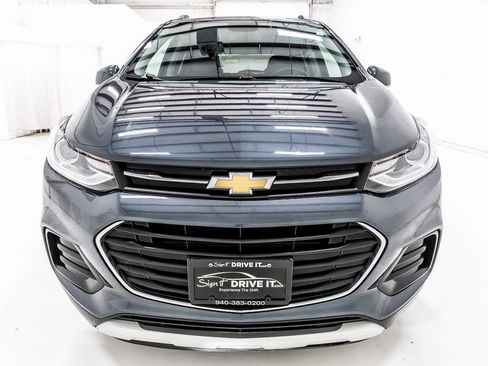 Used 2022 Chevrolet Trax LT w/ LT Convenience Package FWD image 10