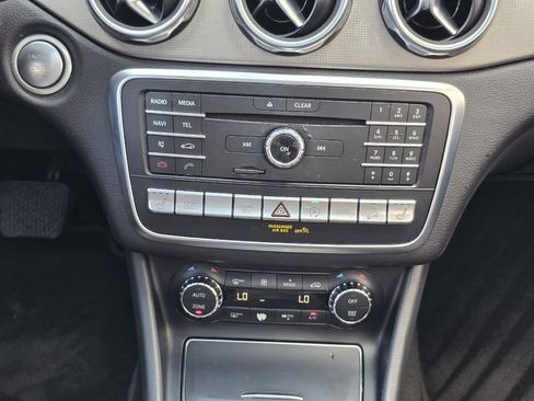 Used 2018 Mercedes-Benz GLA 250 4MATIC image 16