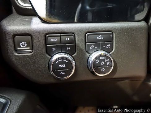 Used 2024 GMC Sierra 1500 Elevation w/ Preferred Package AWD/4WD image 18