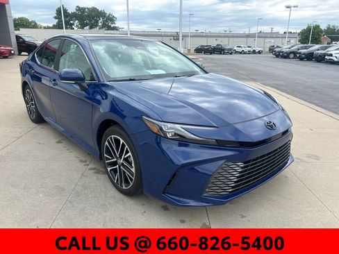Used 2025 Toyota Camry XLE w/ Premium Package AWD/4WD image 4