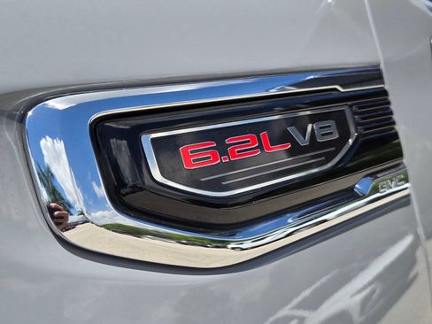Used 2025 GMC Sierra 1500 Denali AWD/4WD image 10