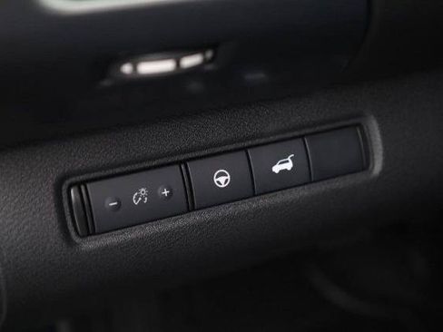 Certified 2025 Nissan Pathfinder SL w/ SL Premium Package FWD image 11