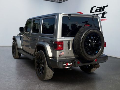 Used 2020 Jeep Wrangler Unlimited Sahara AWD/4WD image 9