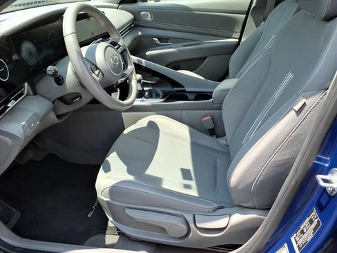 Used 2023 Hyundai Elantra SEL w/ Convenience Package FWD image 9