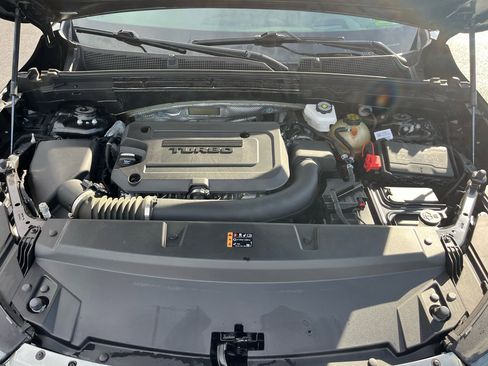 Used 2021 Buick Envision Avenir w/ Technology Package II image 9