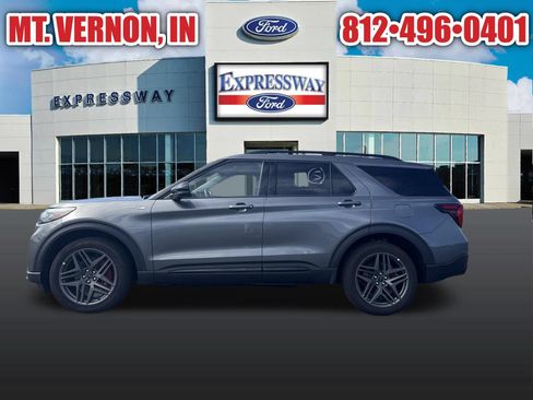 Used 2025 Ford Explorer ST-Line w/ ST-Line Street Pack AWD/4WD image 6