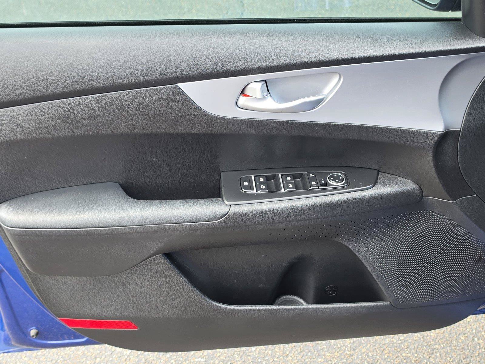 Used 2023 Kia Forte LXS FWD image 17