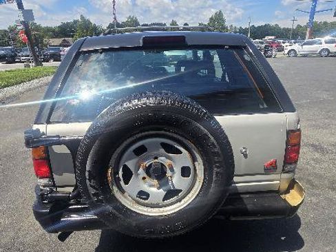 Used 1997 Isuzu Rodeo S AWD/4WD image 3