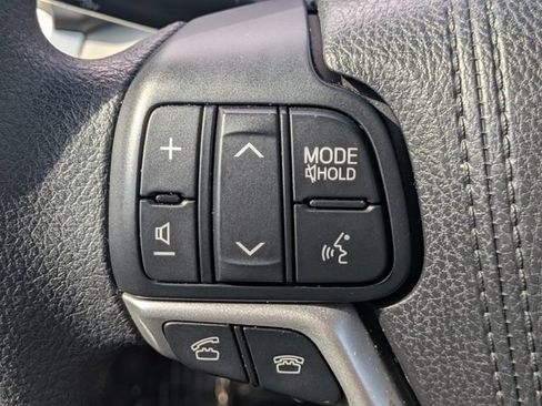 Used 2017 Toyota Sienna LE FWD image 24