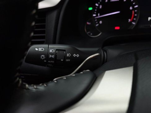 Used 2022 Lexus RX 350L Premium w/ Premium Package AWD/4WD image 22