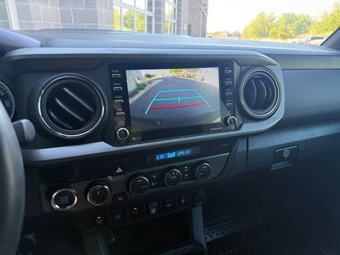 Used 2022 Toyota Tacoma TRD Sport w/ Technology Package AWD/4WD image 27