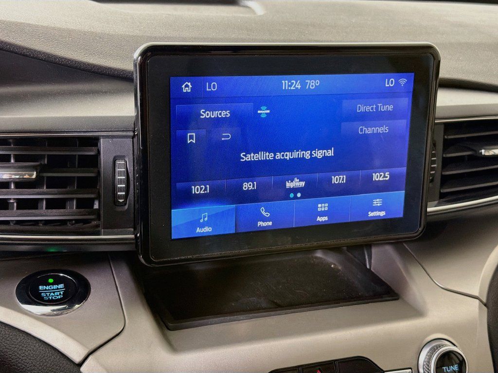 Used 2020 Ford Explorer XLT w/ Equipment Group 202A RWD image 17