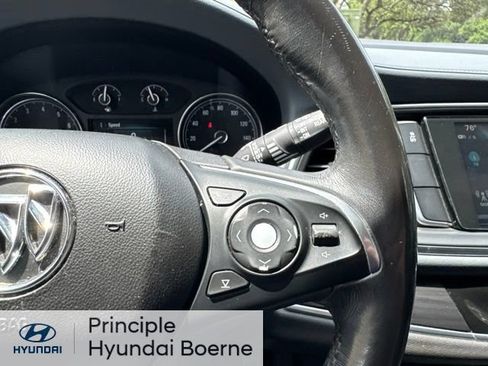 Used 2018 Buick Enclave Essence FWD image 21
