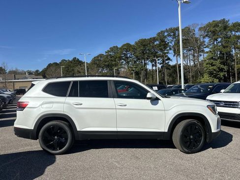 New 2026 Volkswagen Atlas SE FWD image 4