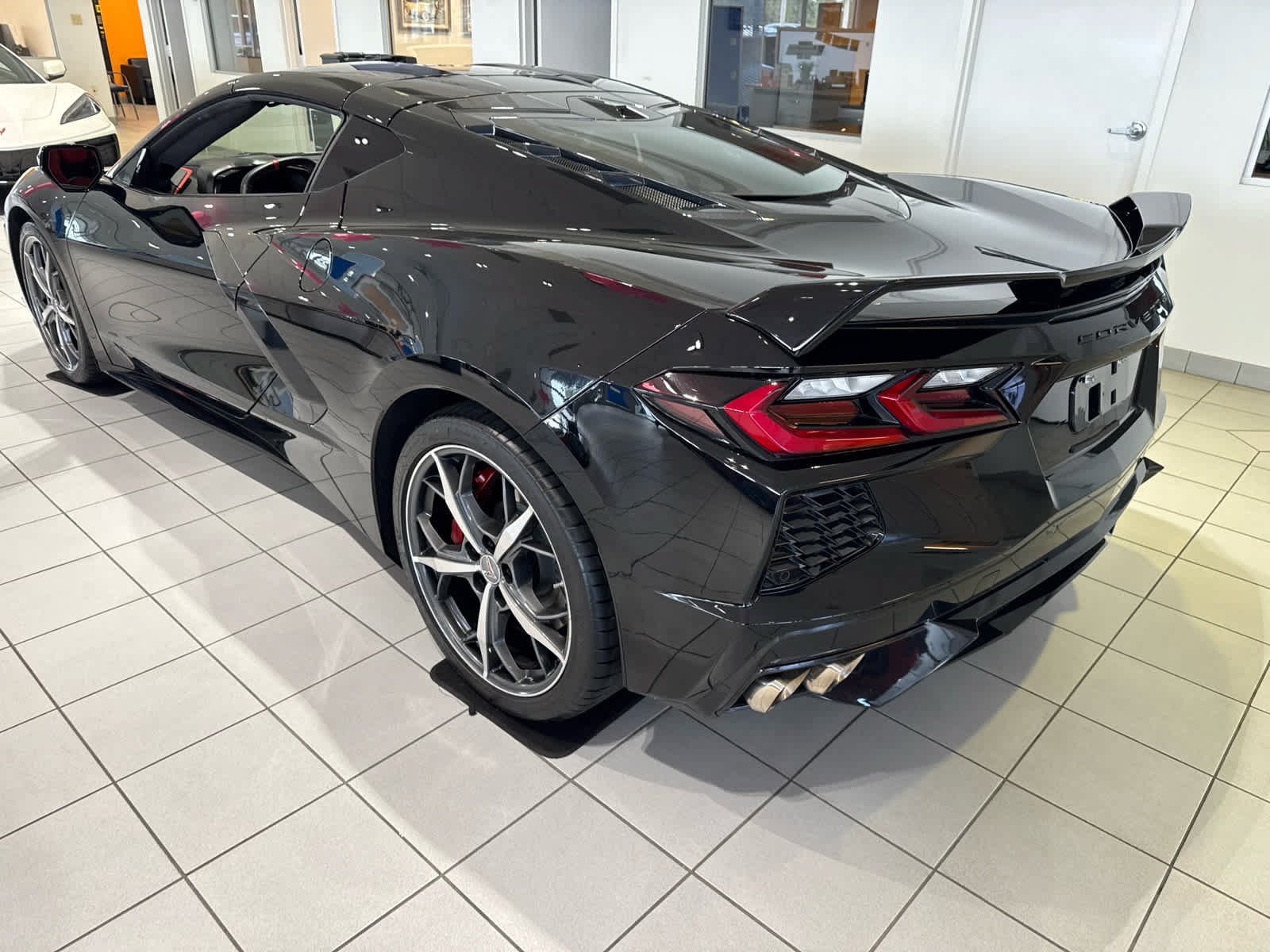Used 2023 Chevrolet Corvette Stingray Premium Cpe w/ Z51 Performance Package RWD image 5