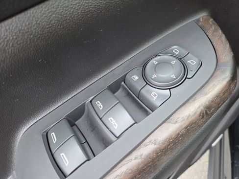 Used 2023 GMC Acadia Denali w/ Denali Technology Package image 10