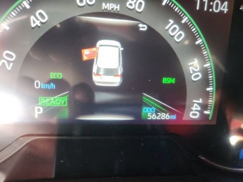 Used 2024 Toyota RAV4 XSE AWD/4WD image 5