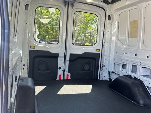 Used 2017 Ford Transit 250 148 Medium Roof RWD image 25