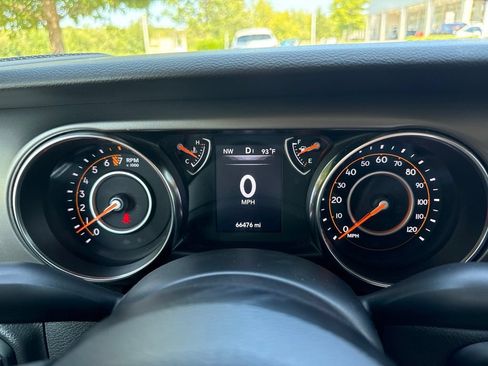 Used 2022 Jeep Gladiator Sport AWD/4WD image 12