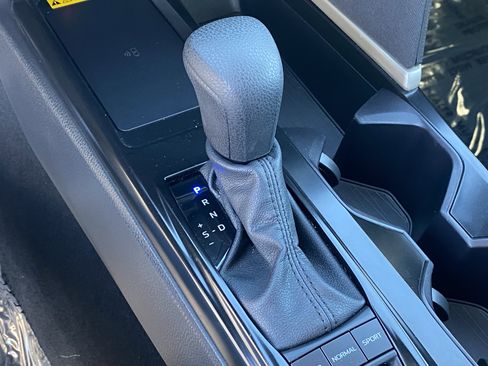 Used 2025 Toyota Camry SE image 23