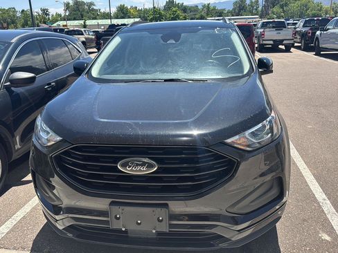 Used 2024 Ford Edge SE w/ Black Appearance Package AWD/4WD image 2