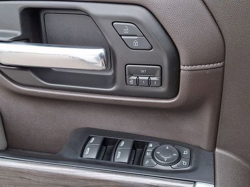 Used 2020 Chevrolet Silverado 2500 LTZ w/ LTZ Premium Package image 24