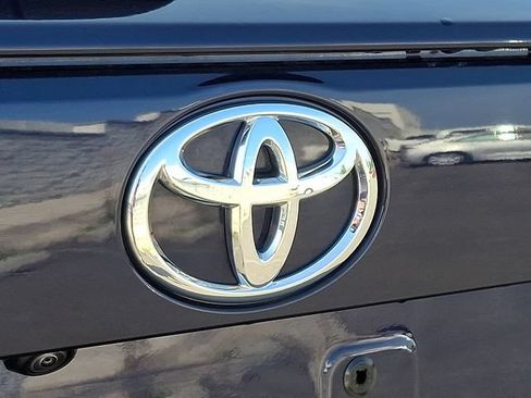 Used 2025 Toyota RAV4 XLE AWD/4WD image 28