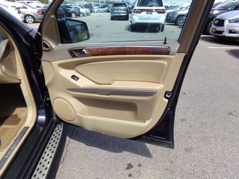 Used 2011 Mercedes-Benz ML 350 4MATIC image 29