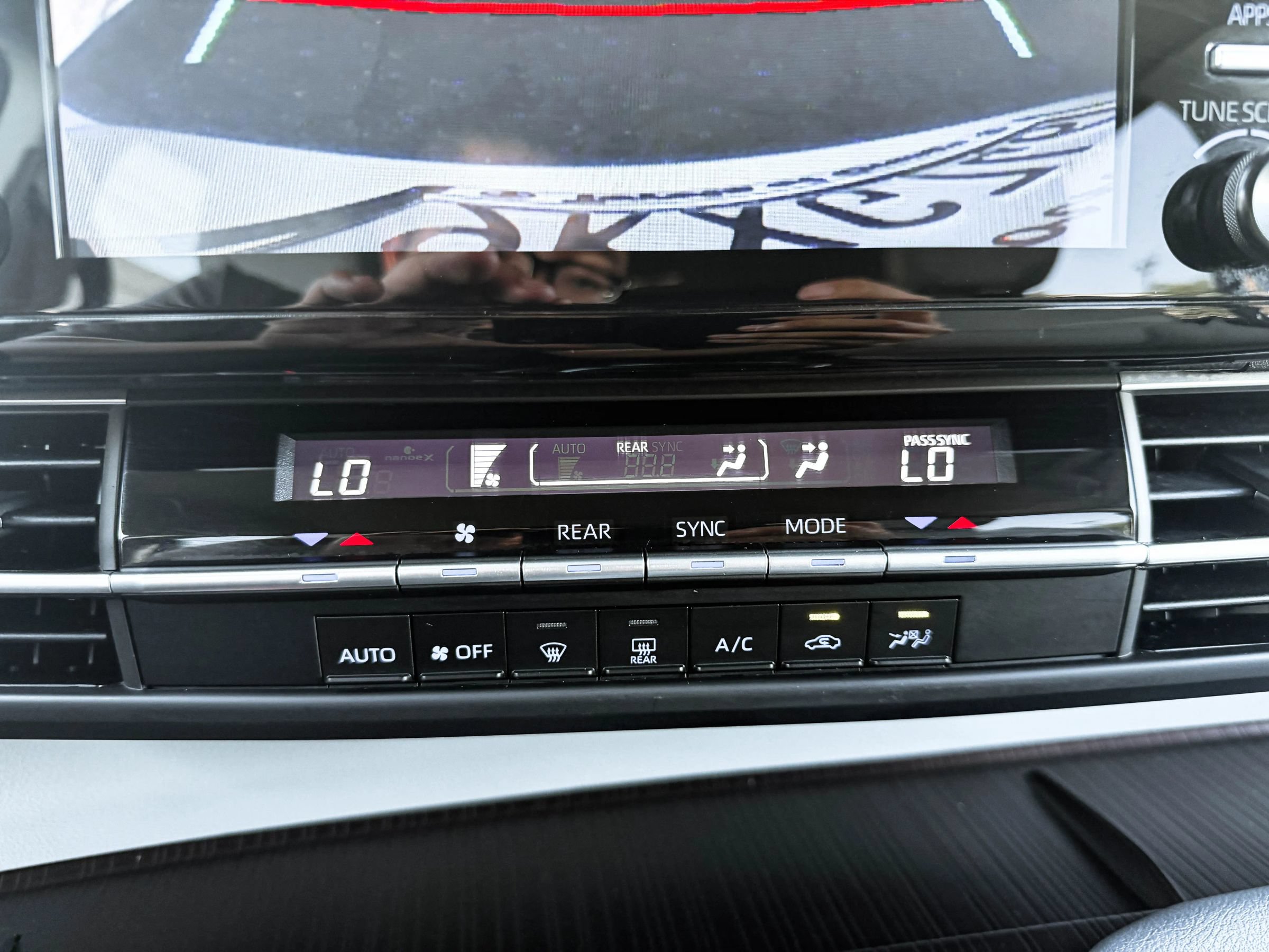 Used 2023 Toyota Sienna LE FWD image 20
