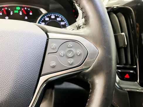 Used 2020 Chevrolet Traverse LT image 22