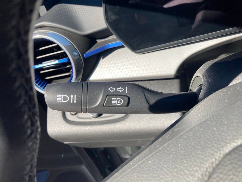 Used 2024 Chevrolet Trax LT w/ Driver Confidence Package FWD image 11