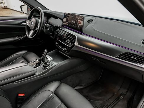 Used 2023 BMW M550i xDrive w/ Executive Package image 15