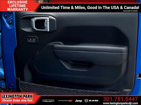 Used 2023 Jeep Wrangler Unlimited Rubicon w/ Cold Weather Group AWD/4WD image 26