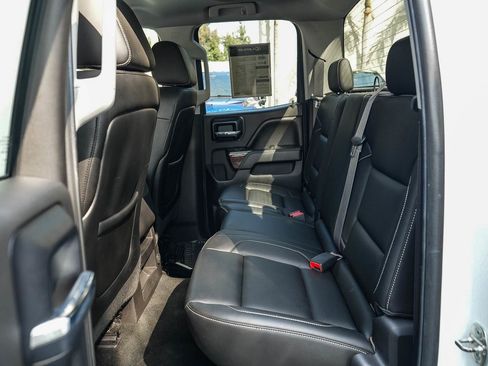 Used 2015 GMC Sierra 2500 SLT w/ SLT Preferred Package AWD/4WD image 17