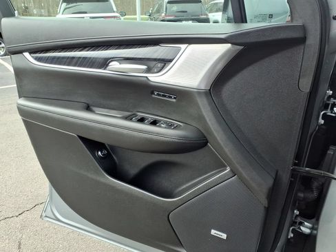 Used 2024 Cadillac XT6 Premium Luxury w/ LPO, Floor Liner Package FWD image 11