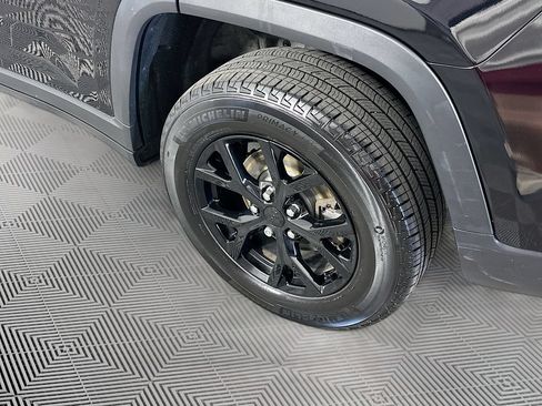 Certified 2024 Jeep Grand Cherokee Altitude AWD/4WD image 42