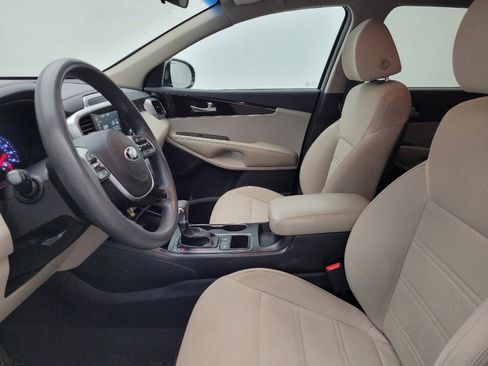 Used 2019 Kia Sorento FWD image 17