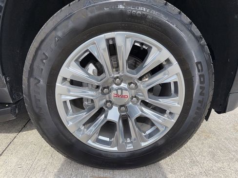Used 2025 GMC Yukon Denali AWD/4WD image 37