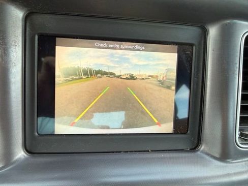 Used 2020 Dodge Charger SXT RWD image 11