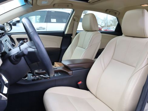 Used 2018 Toyota Avalon XLE Premium image 33