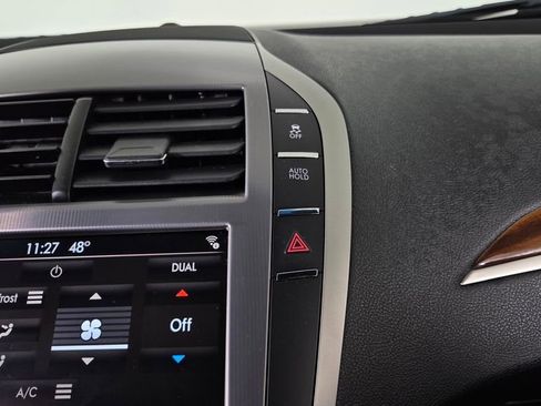 Used 2017 Lincoln MKZ Select image 24