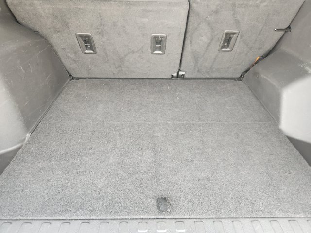 Used 2024 GMC Terrain SLE AWD/4WD image 32