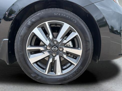 Certified 2025 Nissan Versa S w/ S Plus Package FWD image 23