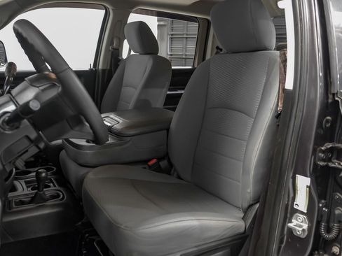 Used 2018 RAM 2500 Tradesman w/ Chrome Appearance Group AWD/4WD image 30