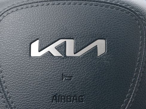 Used 2024 Kia Telluride EX w/ EX Captain's Chair Package image 28