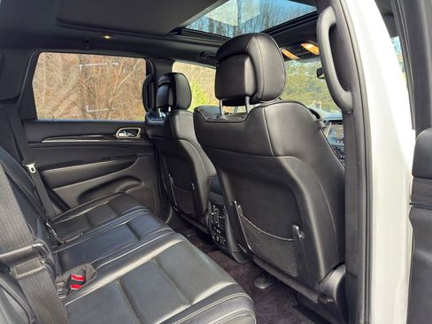 Used 2017 Jeep Grand Cherokee Overland w/ Jeep Active Safety Group image 26